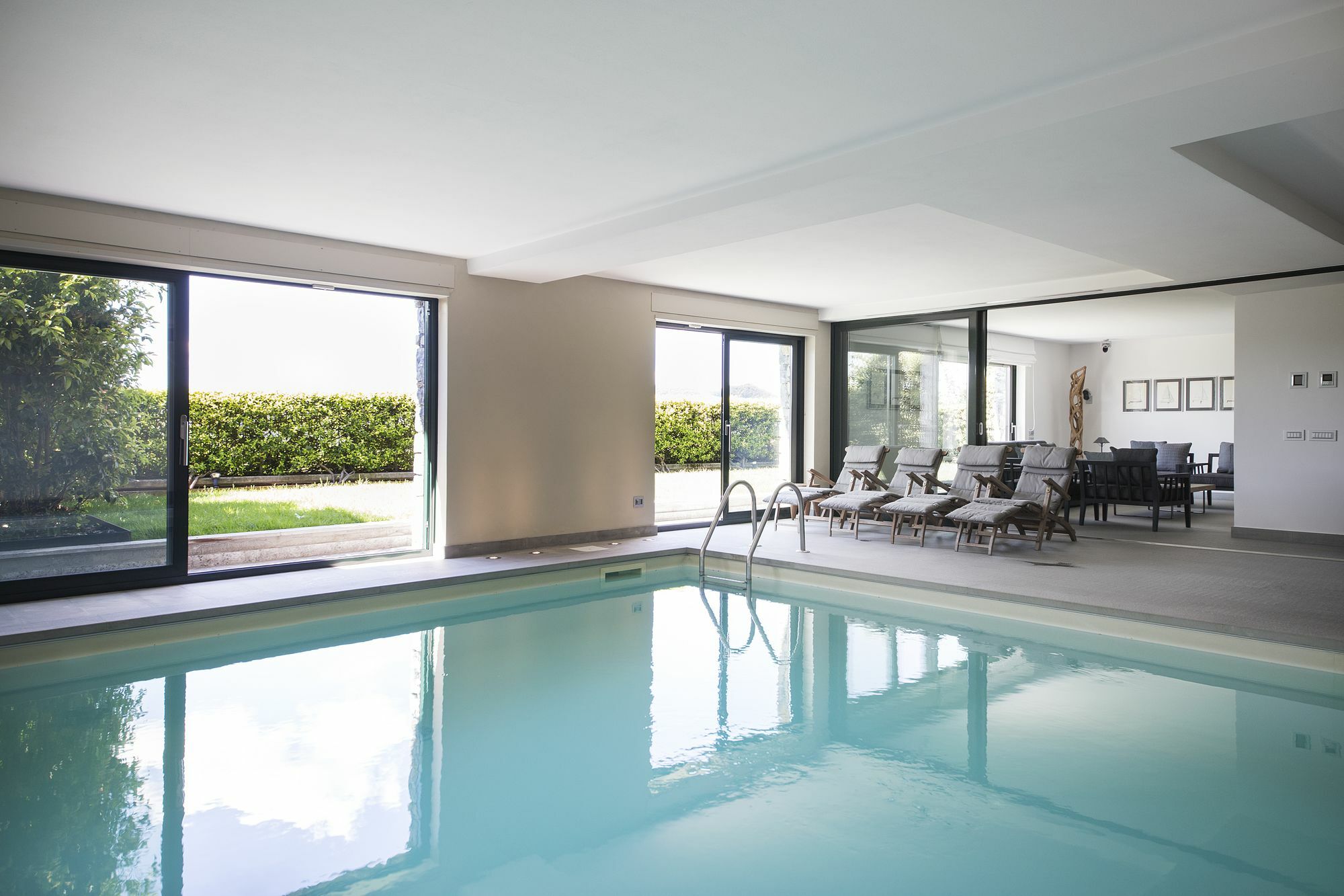 & Pool-como House-160 Mt-private Indoor Swimming Pool, Heated Year-private Covered Parking-private Garden And Terrace-fully Equipped Kitchen Como